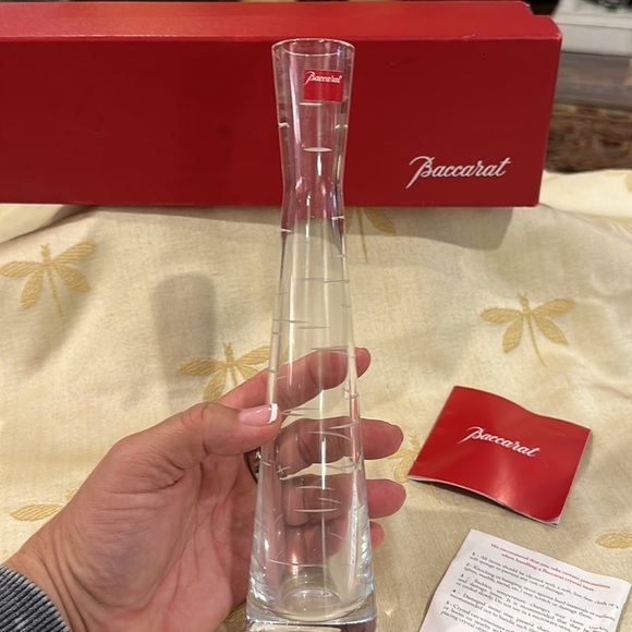 BACCARAT 9” Passion Tundra Cut Crystal Flower / Bud Vase. Made in France. Boxed. - Picture 5 of 9